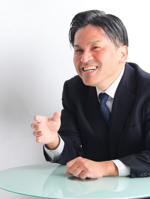 対談風男性ビジネス写真