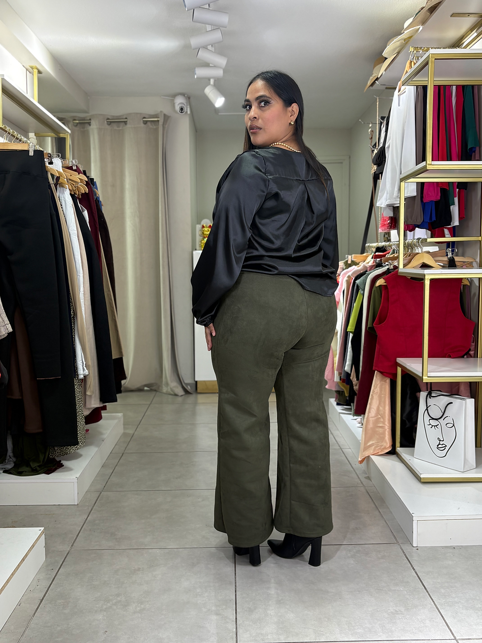 Miniatura: Pantalo gamuza de vestir buanny✨