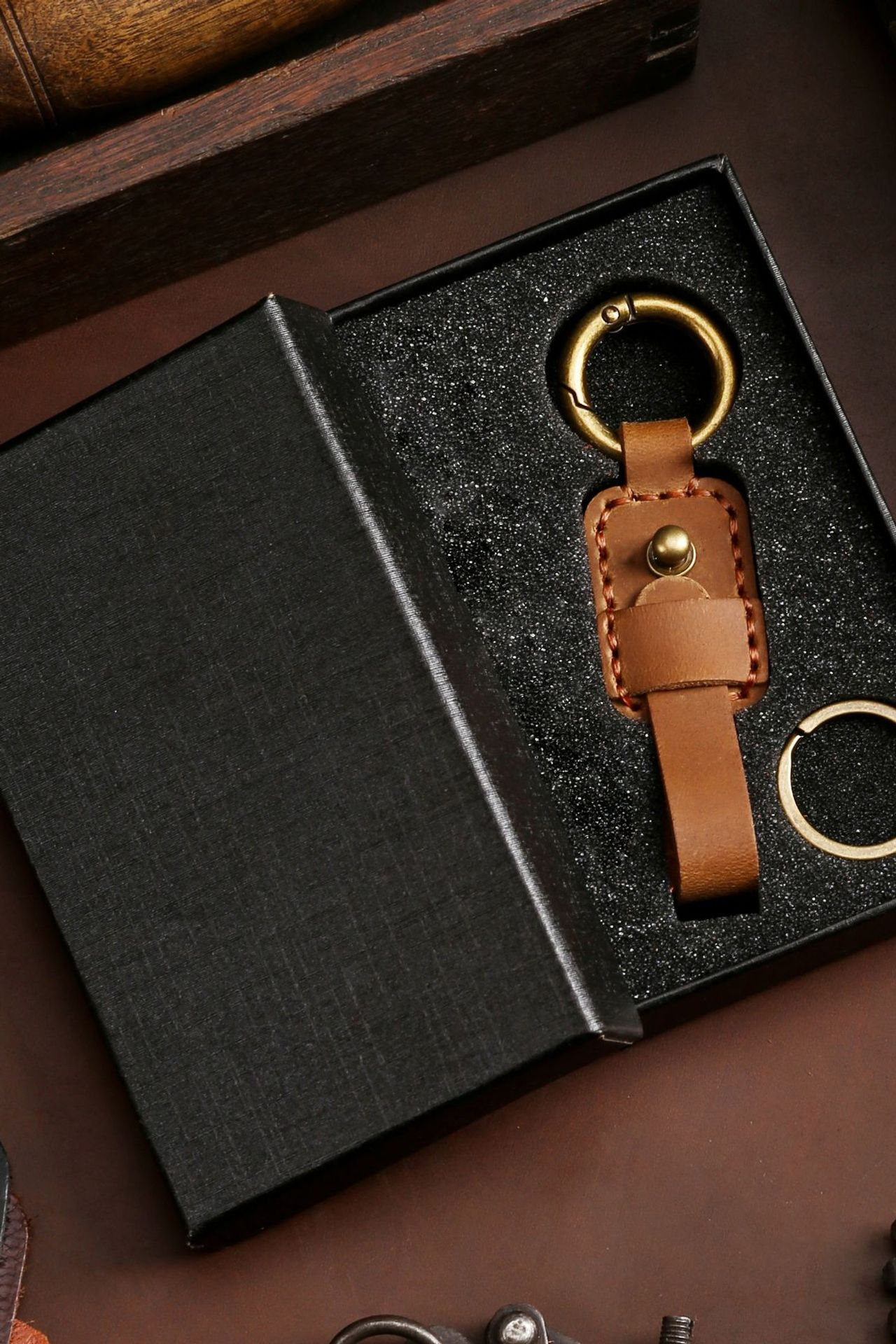 Exquisite High-grade Handle Rope, Cowhide Simple Key Chain Pendant Personality C
