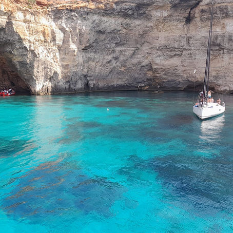 "Elaine consistently goes above and beyond to deliver a first-class personal service" - Andrew and Trish