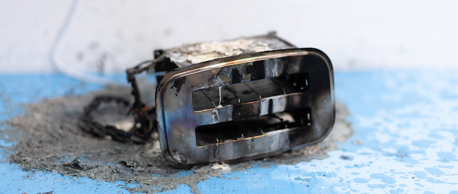toaster-after-fire-household-electrical-appliance-fire-hazard-overload-short-circuit-carel