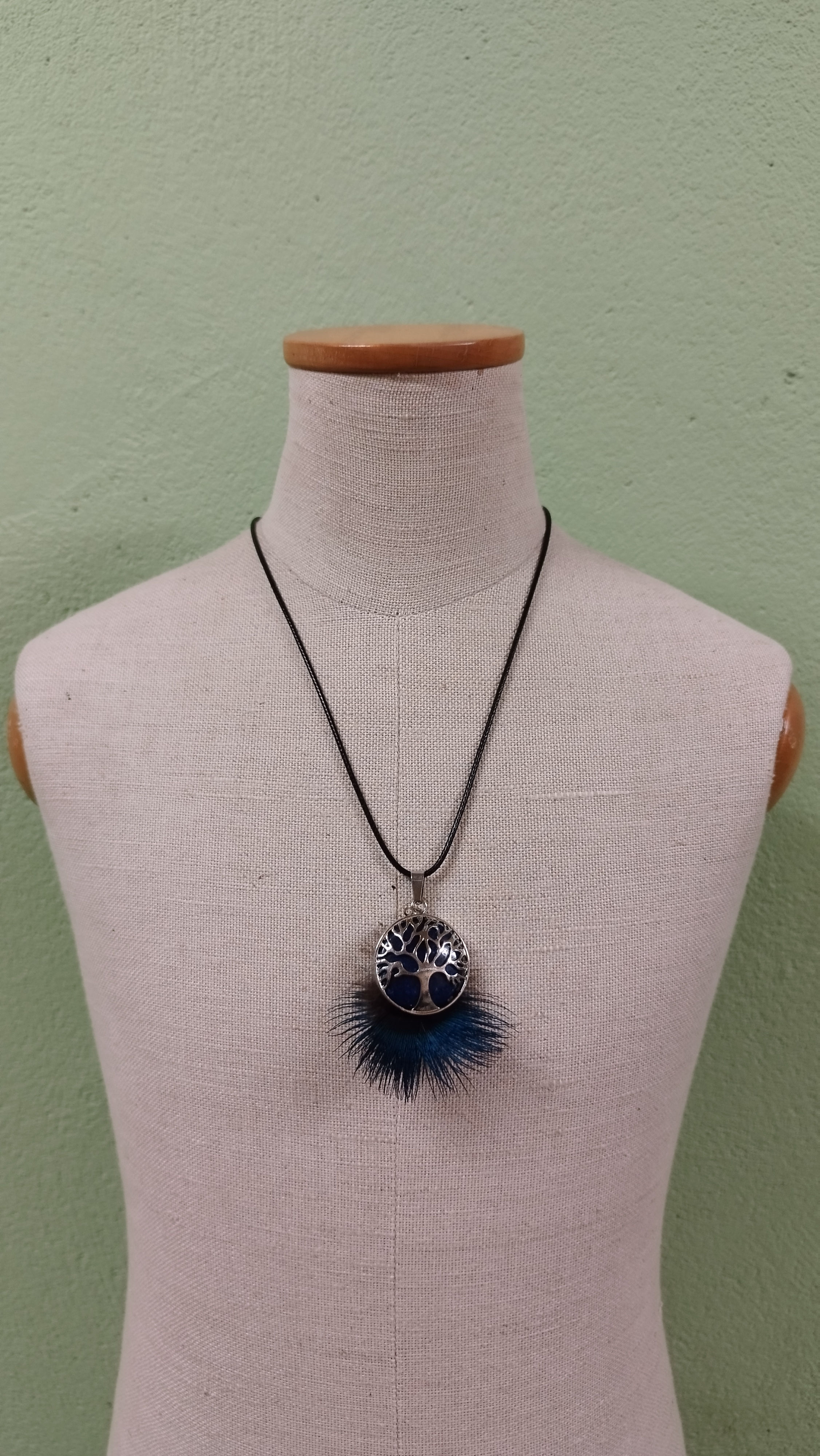 Collier pendentif arbre de vie et plume de paon