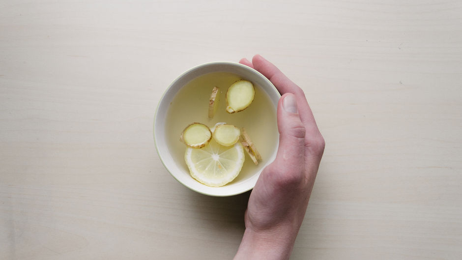 tea with lemon slices