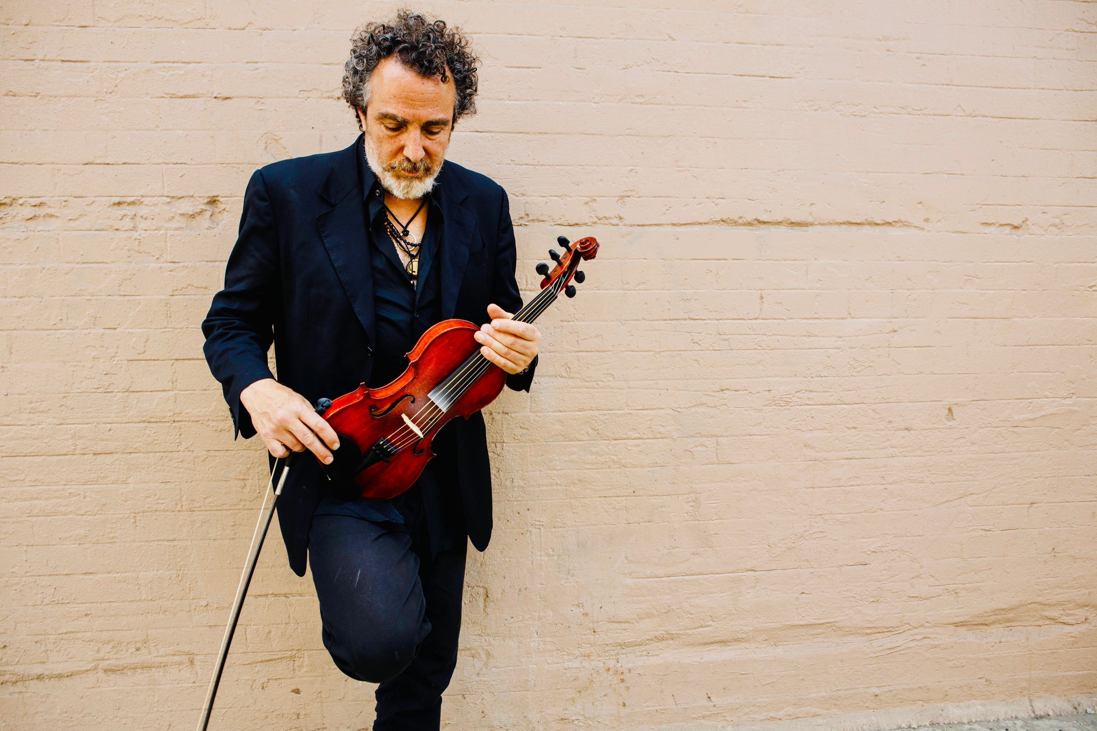 Chris Murphy : Violinist, Songwriter presenting Original Folk, Blues, Bluegrass, Irish & Gypsy Music