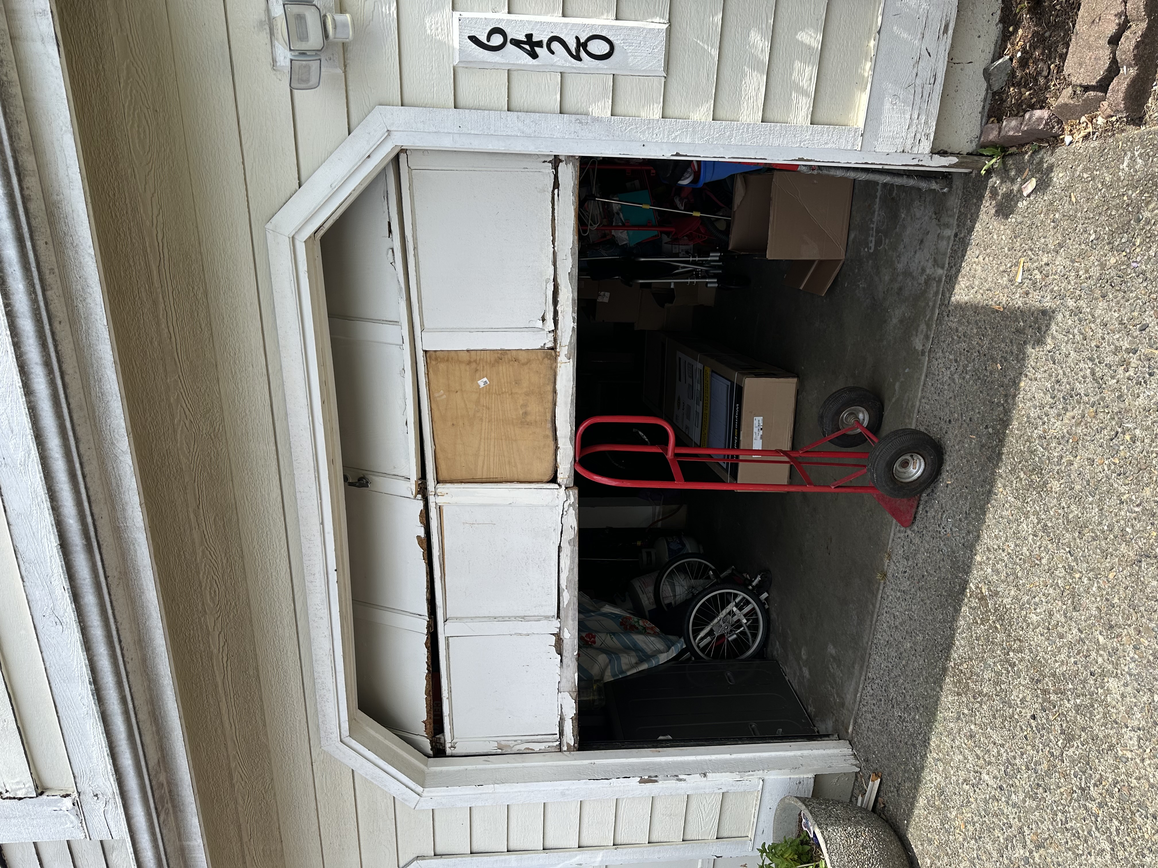 Before the garage door work documented in Sela A.’s Puyallup job story