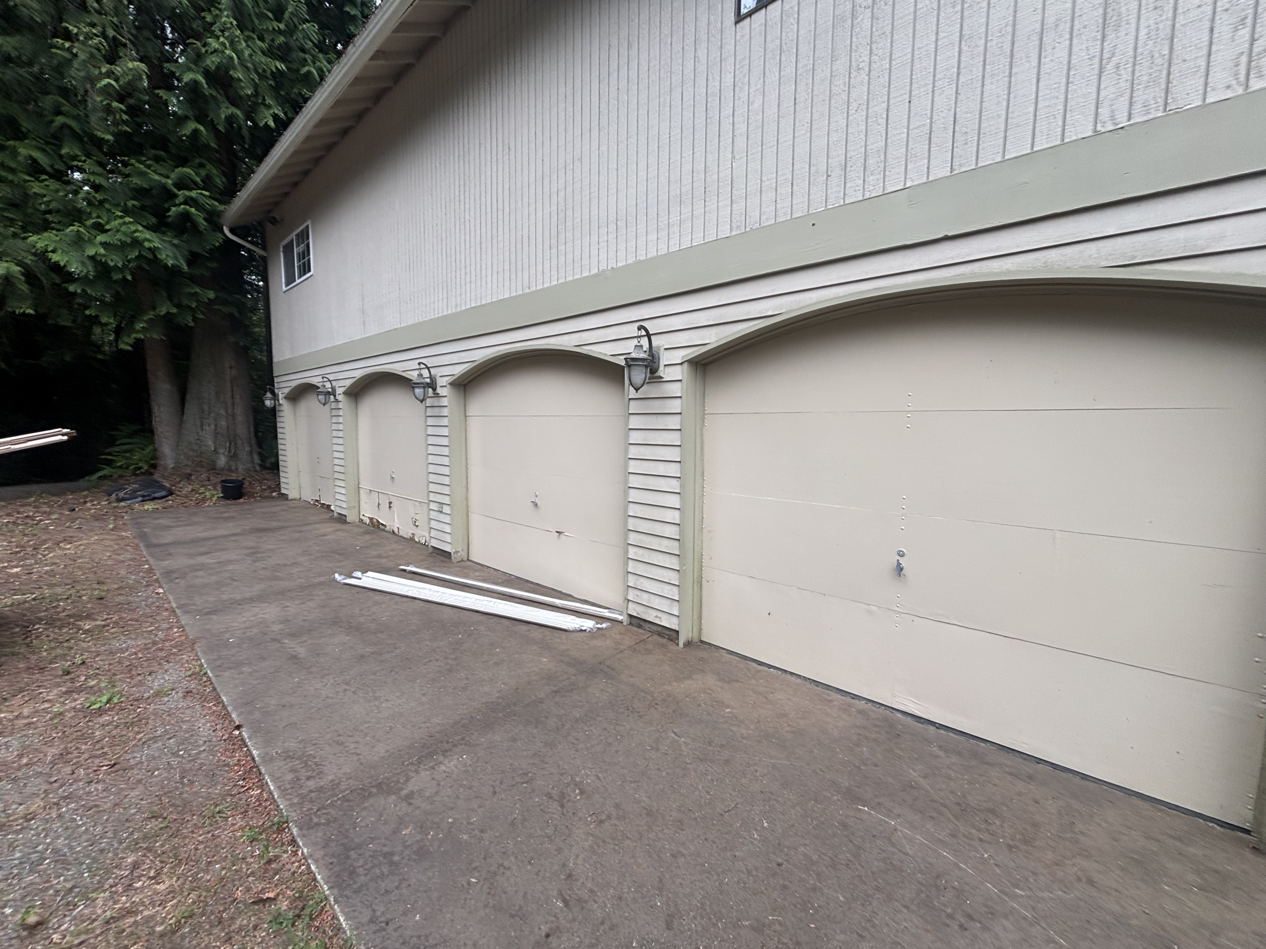 Garage door work documented with Bill V.’s review in Maple Valley