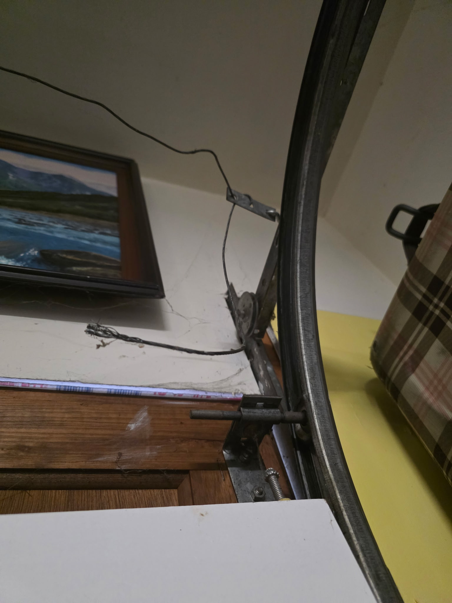 Garage door work documented with YN’s review in Shoreline