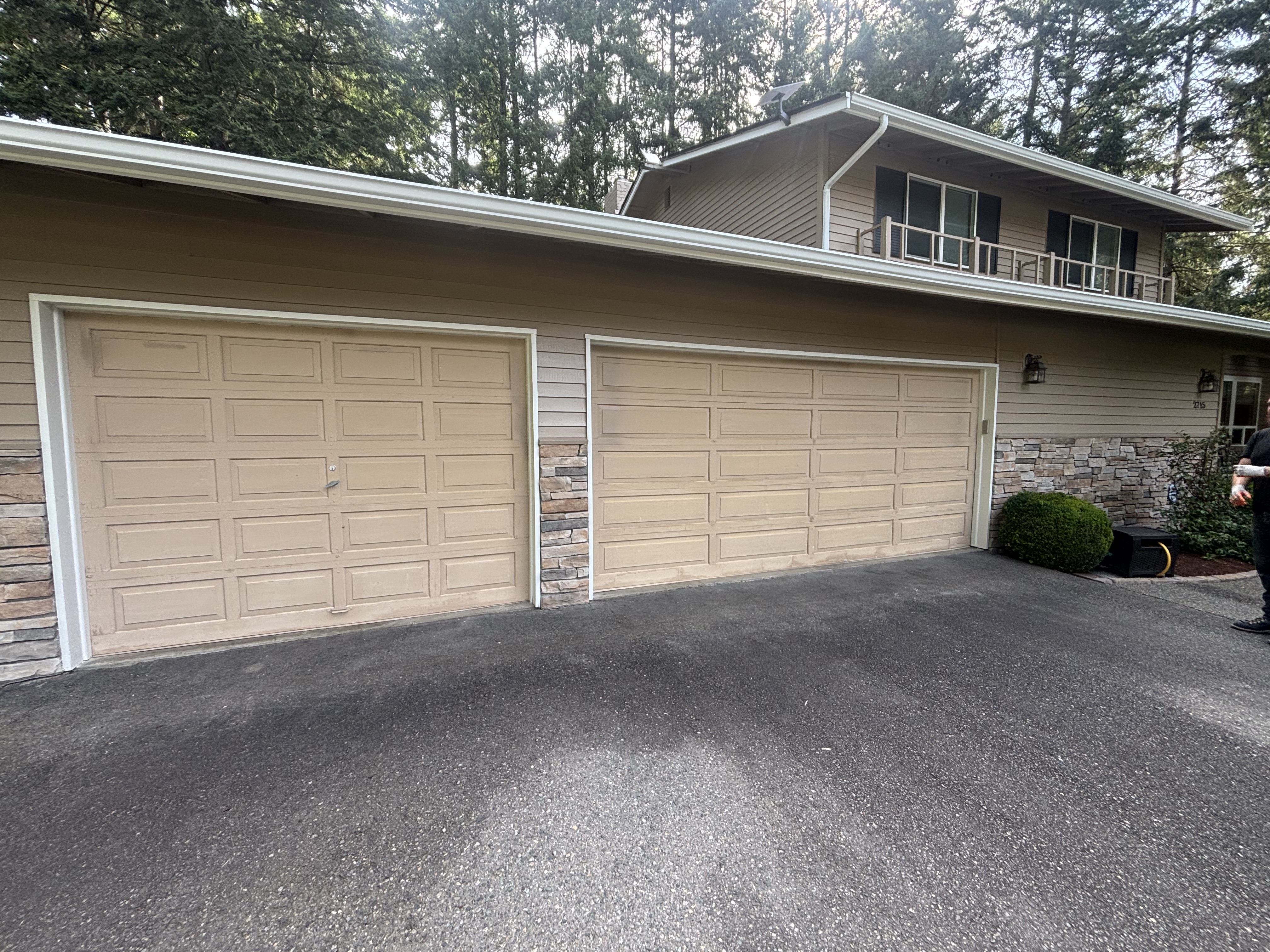Garage door work documented with Gerry Carlson’s review in Gig Harbor