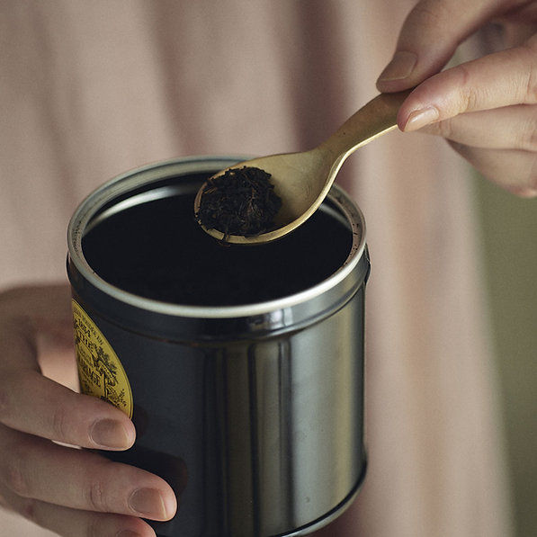 Cuillère à thé laiton artisanale doseuse Fog Linen Work vue 1