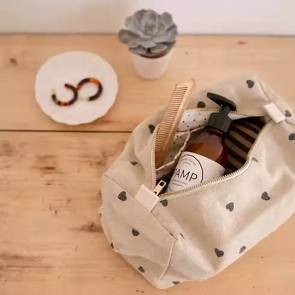 Trousse Vic Sand Heart Rose in April coton Oeko-Tex ouverte contenu vue 2