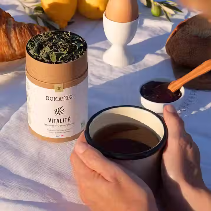 Miniature : Infusion bio vitalité Romatic dans une tasse romarin menthe sureau bio vue 3