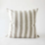 Housse coussin lin lavé stone wash vert olive rayures larges 60×60 cm canapé salon slow living Tell Me More vue1