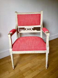 fauteuil de style renove par l'atelier de mon tapissier