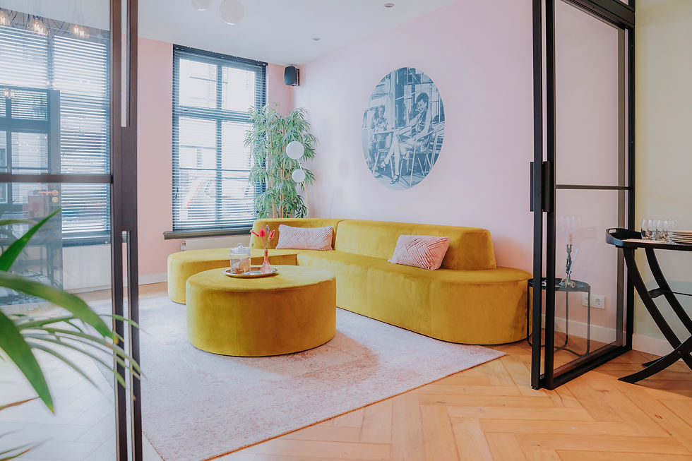 Van systeemplafond naar sfeer, hoe vergaderen in een huiselijke omgeving de efficiëntie beïnvloed