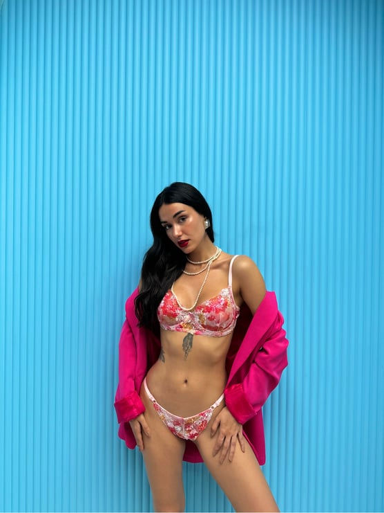 Kod: 690 Brode Pembe Takım