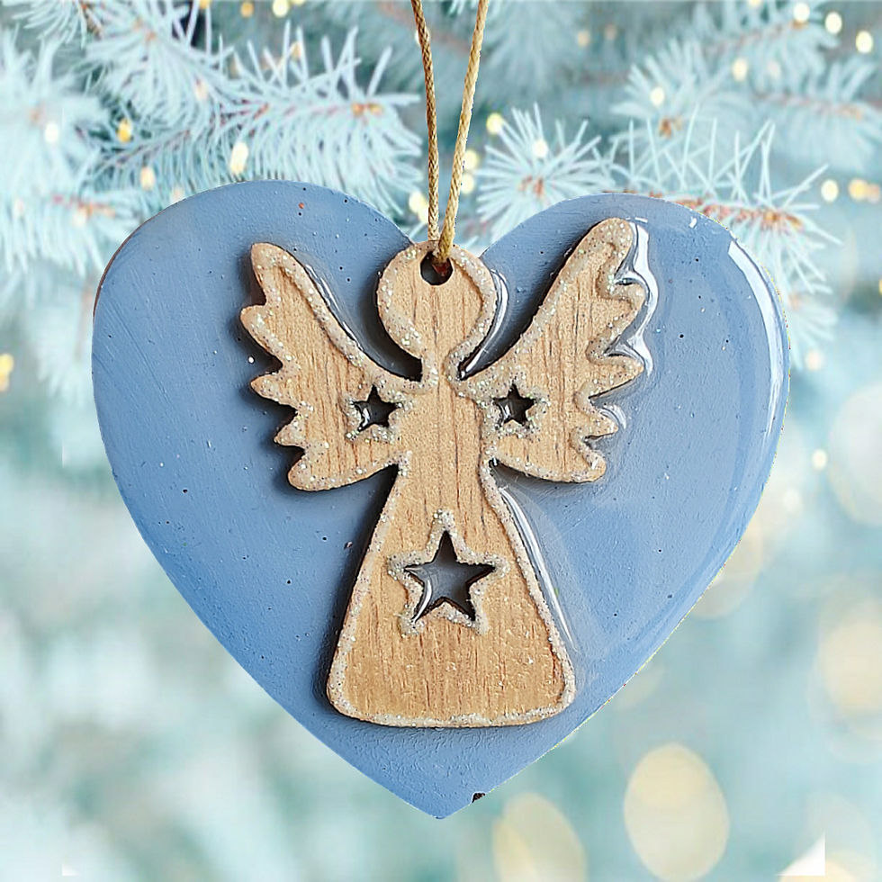 Ornement ange en résine sur bois