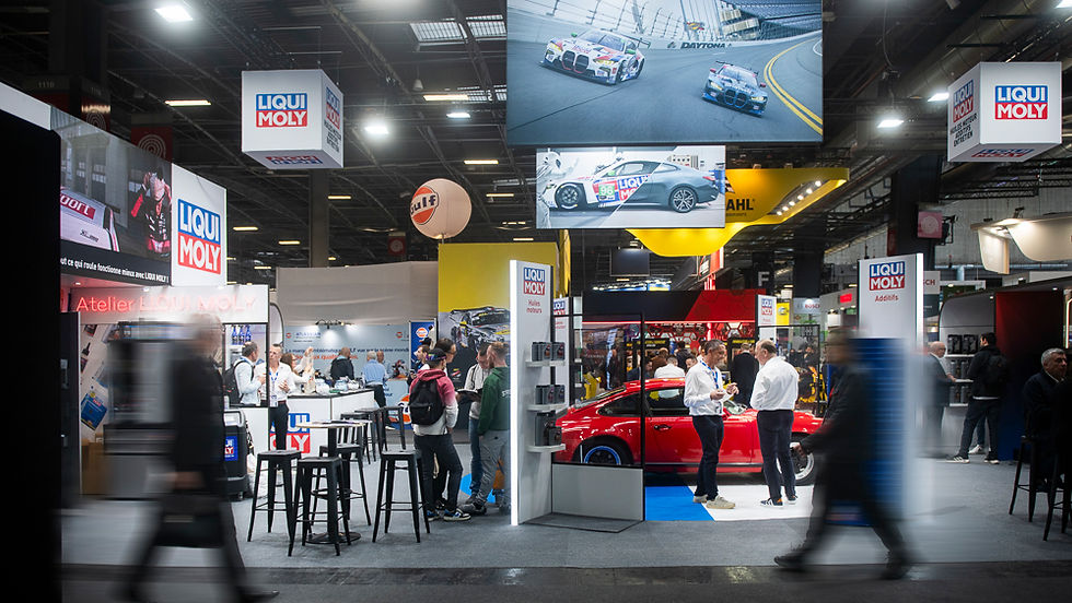 Plan large d'un stand lors d'un salon professionnel Porte de Versailles à Paris
