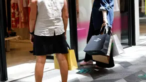 연말 소비자 심리 다소 개선