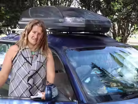 “갈 곳이 없다”…차에서 사는 사람들