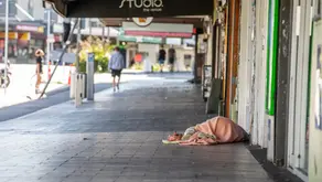 오클랜드 교외에 숨겨진 노숙자들