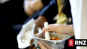 노동당, 학교 무료급식 부활 공약