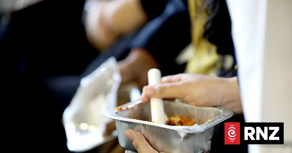 노동당, 학교 무료급식 부활 공약