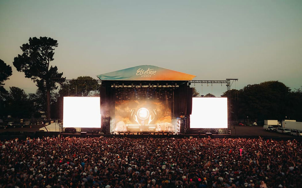 "집 앞 공연보다 해외 공연이 더 싸다?"