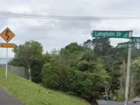 통학버스 비상문 열려 12세 학생 추락