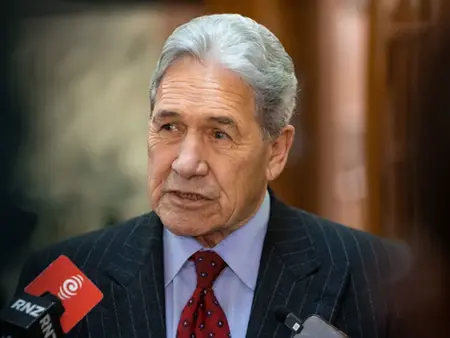NZ 퍼스트 “2029년부터 시민권자만 연금 지급” 공약
