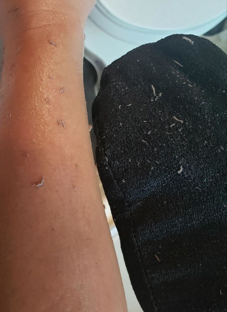 Thumbnail: Deep Exfoliating Mitt
