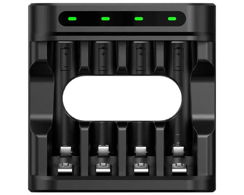 Зарядний пристрій для акумуляторів Xtar L4