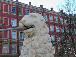 Russie - Saint-Petersbourg - Sur le Pont aux Lions - avril 2004