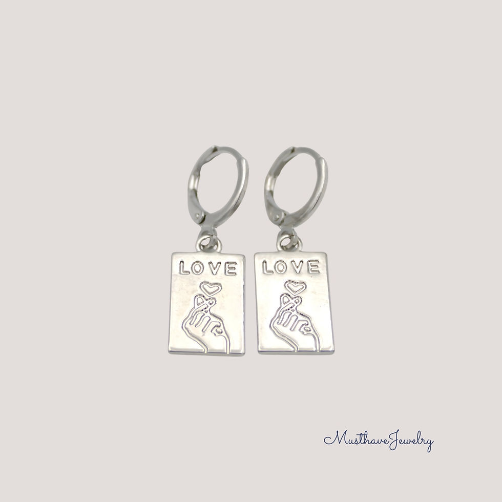 Love plaat oorbellen zilver