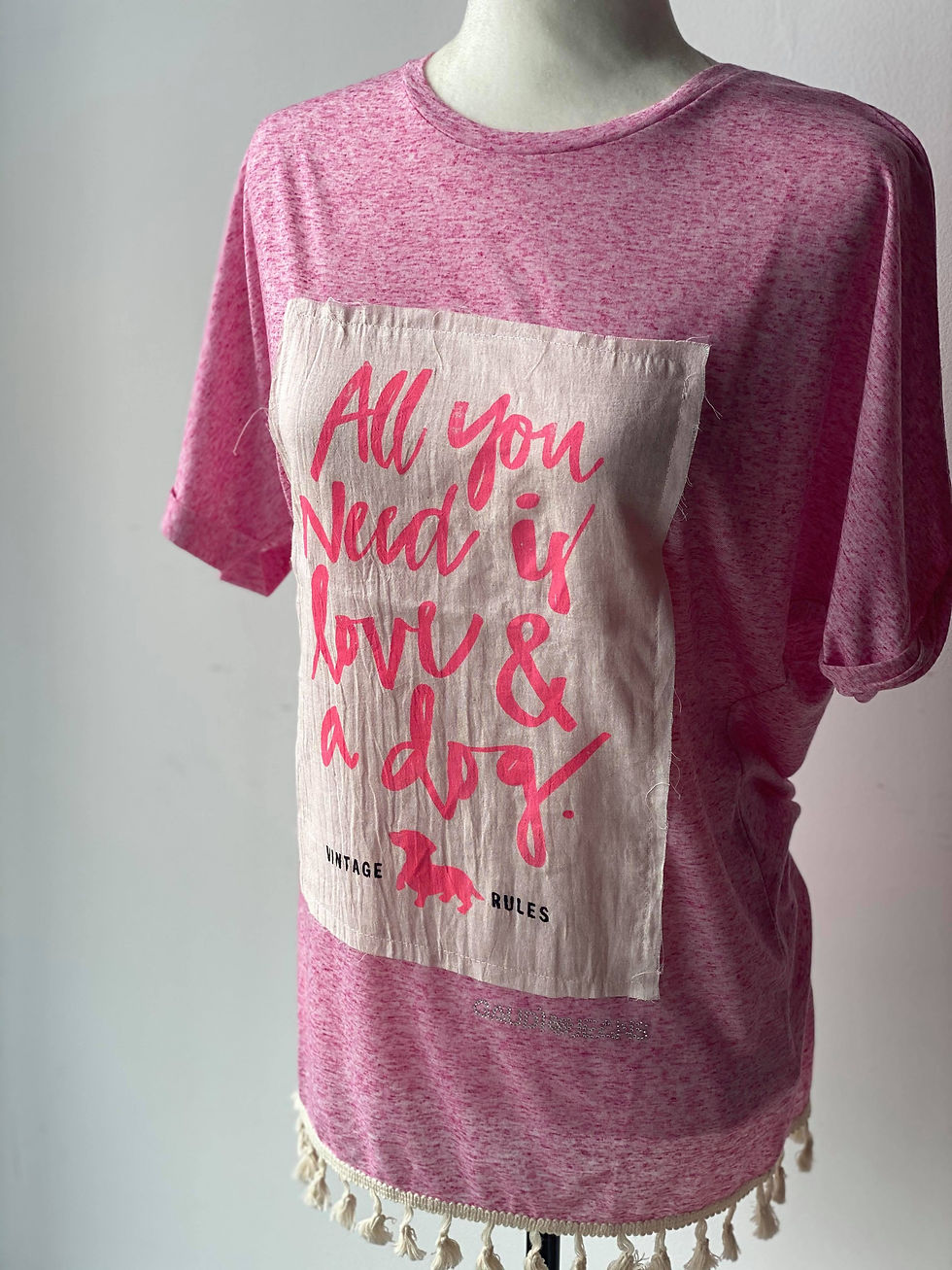 Miniature : Vintage Vibe “Love & A Dog” Graphic Tee – Gaudi Italy | ebb & flo Canada