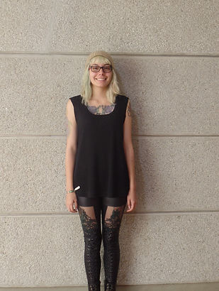 Estefania Montero,es amante de los tatuajes y el indie rock.