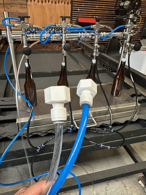 Miniatura: Embotelladora de 4 vias