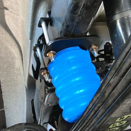 Sumo Springs on a 2025 GMC Canyon