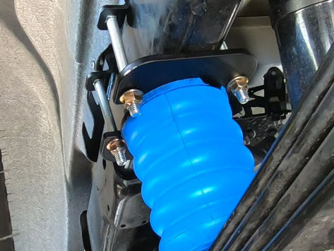 Sumo Springs on a 2025 GMC Canyon