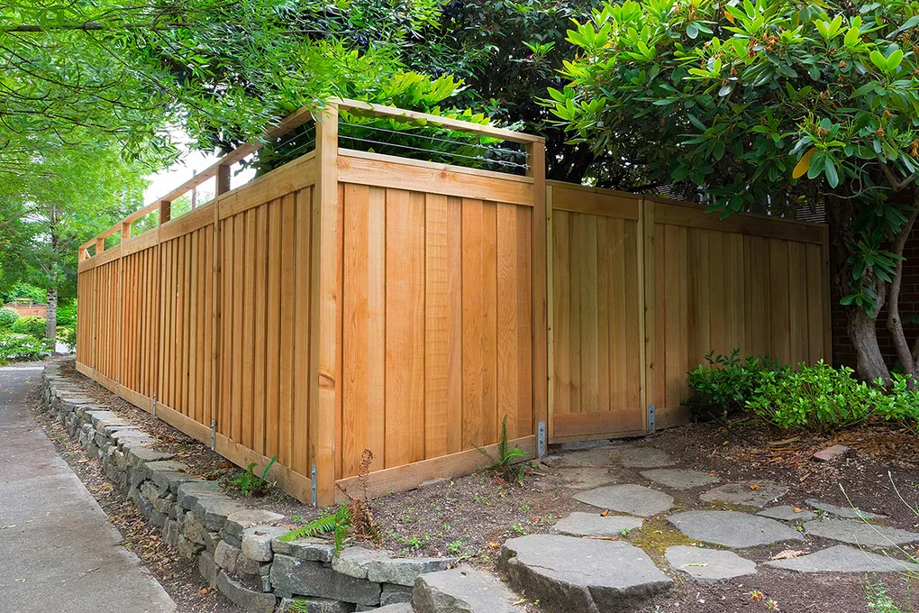 Cedar-Fence-around-house.webp