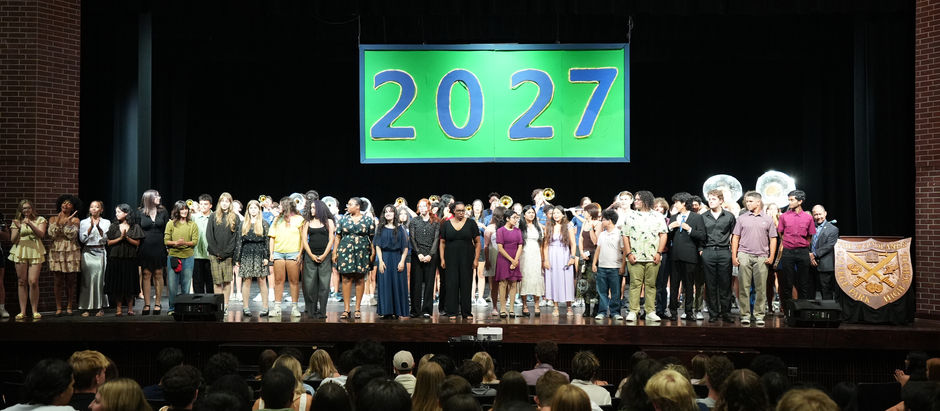 College Park Senior Lighting Opens Class of 2027’s Final Year