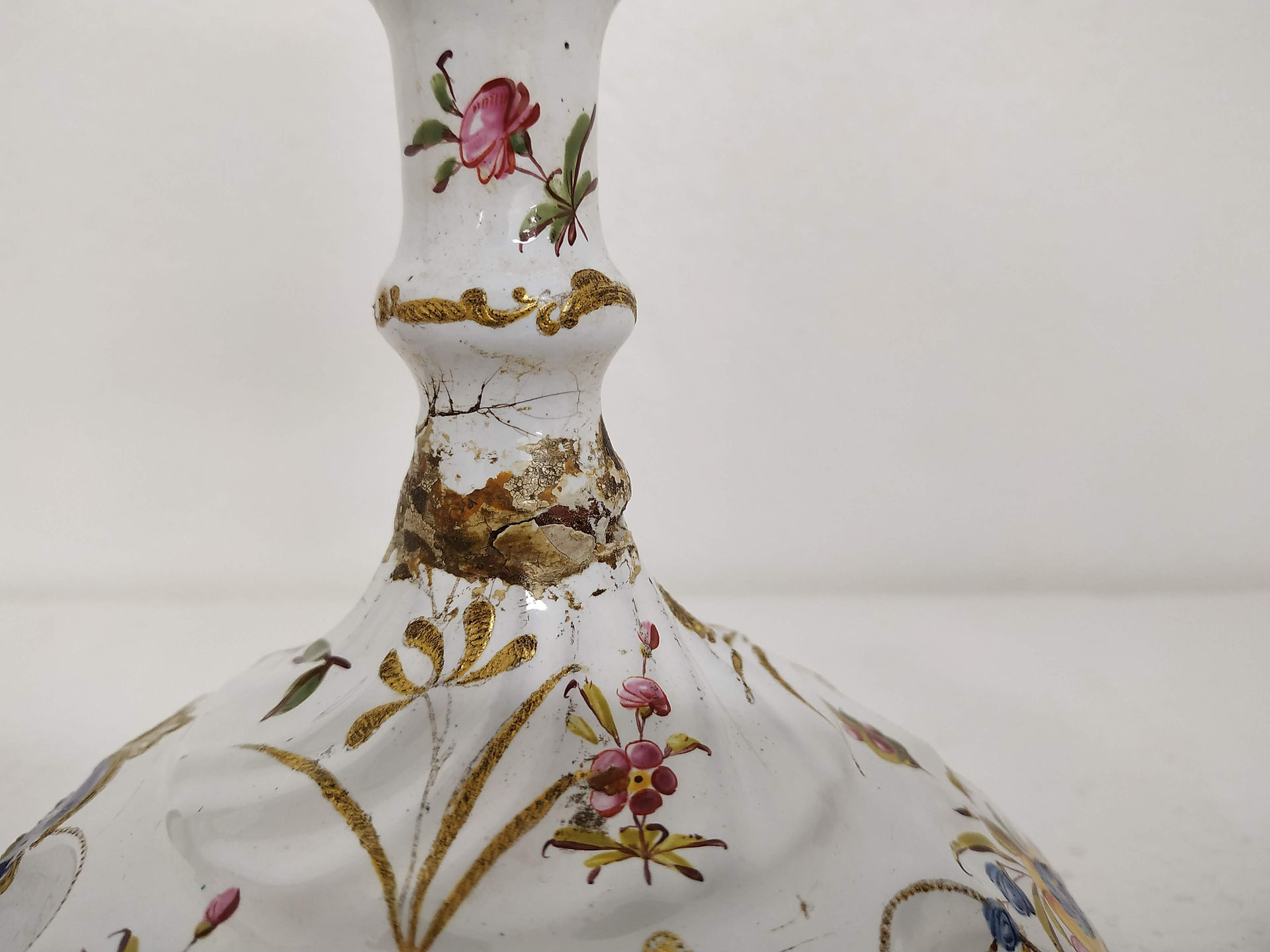 Détail du pied avant dérestauration