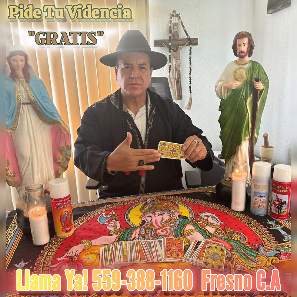 Juan de Dios, guía espiritual realizando lectura de tarot profesional