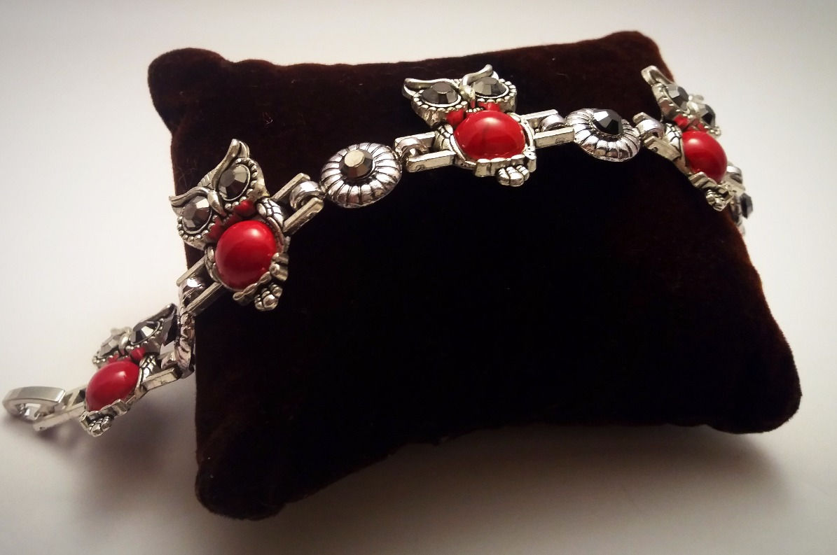 Bracelet hibou rouge. Réf : HbB001
