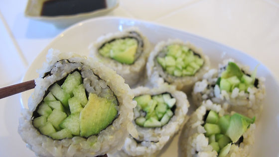 Avocado Cucumber Roll 牛油果黄瓜卷