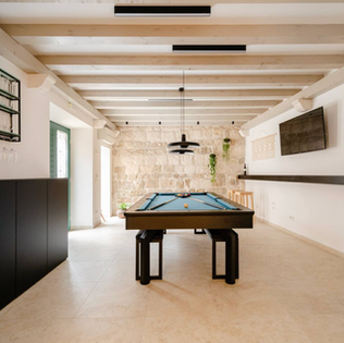 Pool table