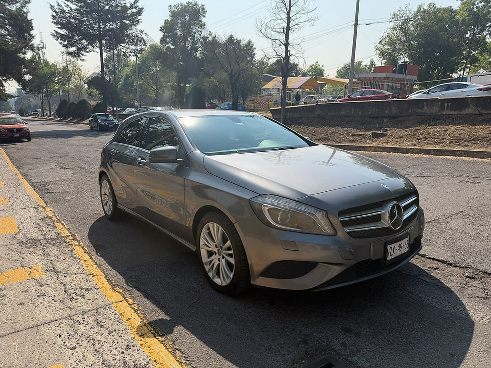 Miniatura: Mercedes-Benz A200 2014