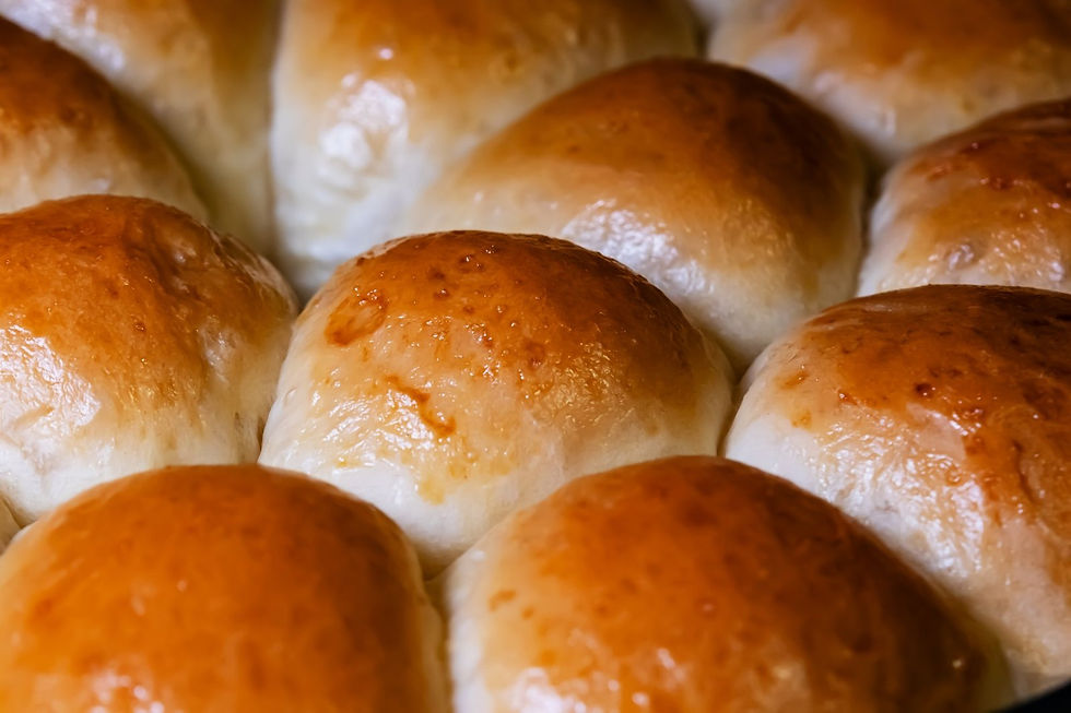 Amish Dinner Rolls: Soft, Buttery, and Worth Passing Around the Table
