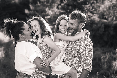 photographe-famille-exterieur-pelussin-pilat-18.jpg