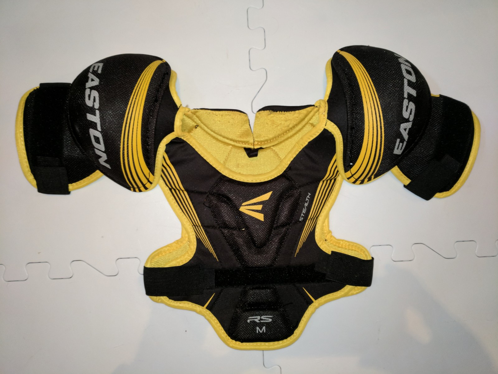 Easton Stealth RS Shoulder Pads Youth Medium