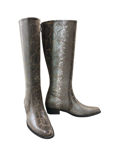 ZEYZANI Designer Boots, Leather Silver Python - Cowboy Riding